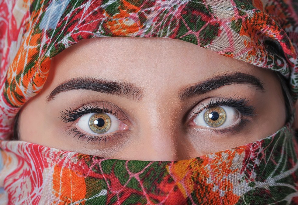 woman-1245558_1920.jpg